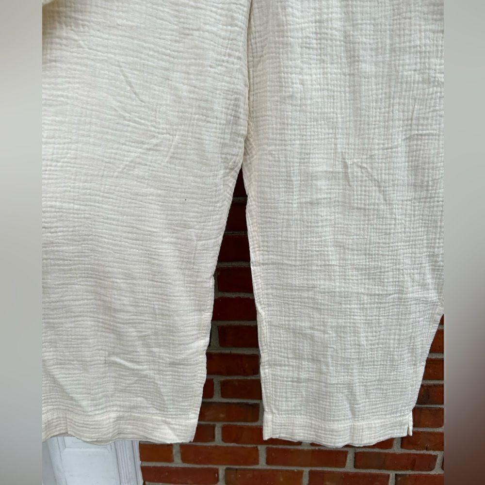 Soft Surroundings Ivory Beach Bound Pull On Gauze Crop Pants - Picture 4 of 7